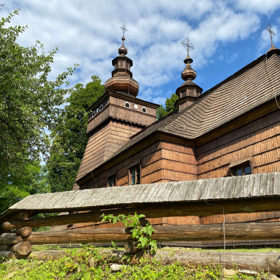 Drevený kostolík Frička1