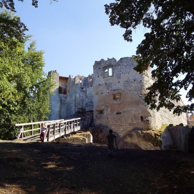 Zrúcanina hradu Uhrovec3