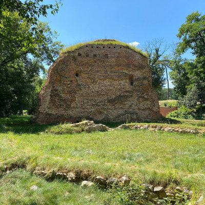 Zrúcanina hradu Parič5